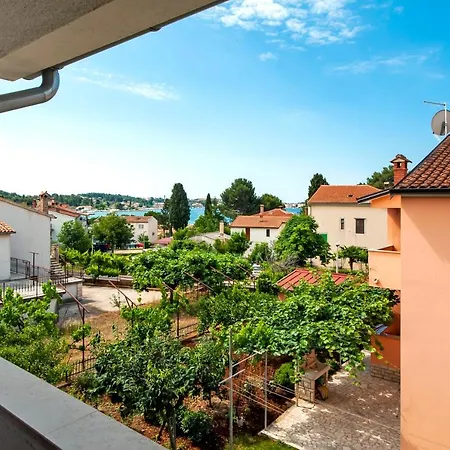 Apartman Near Pelagic Sea View *